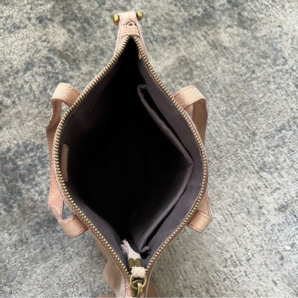 Madewell Zip-Top Transport Crossbody Blush Nubuck Suede Leather. - Picture 7 of 9